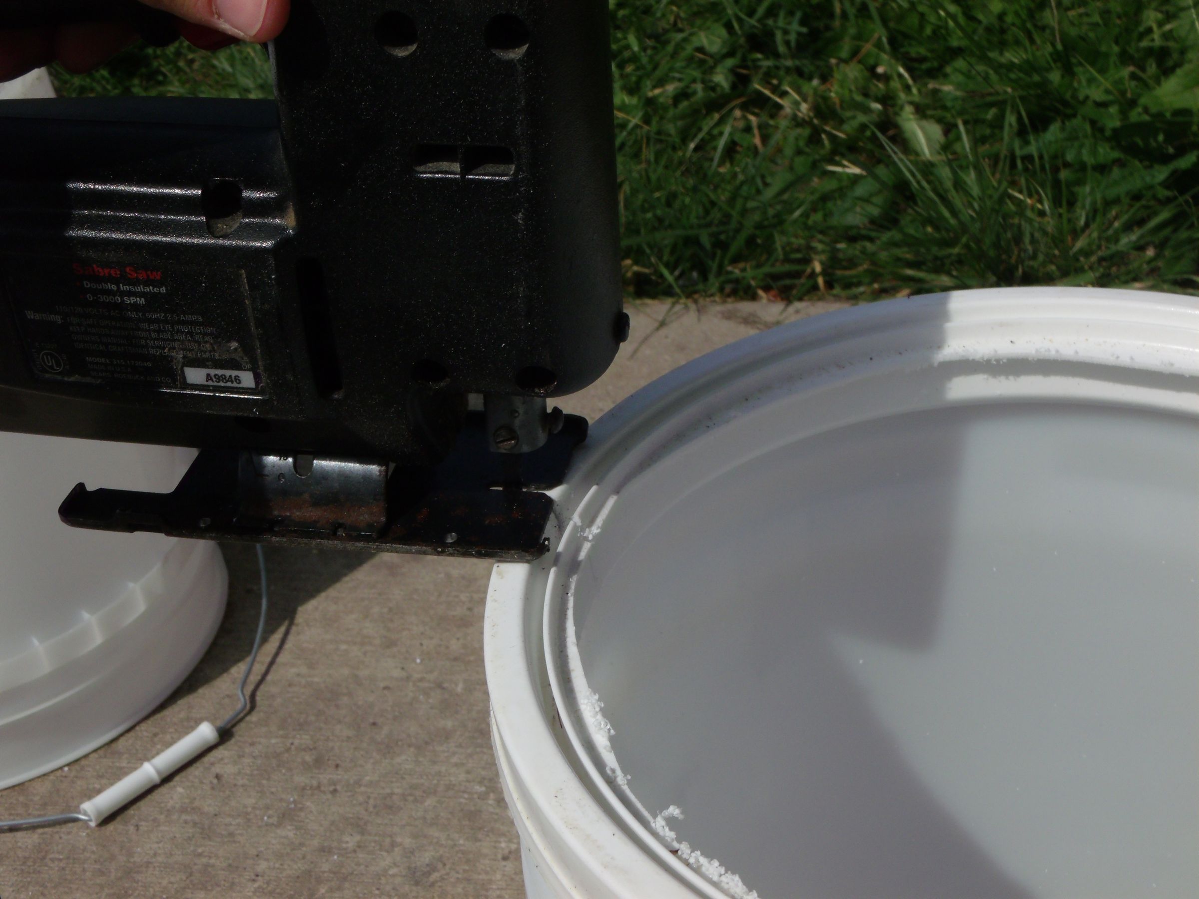 How to Remove 5 Gallon Bucket Lids 5 Steps Instructables