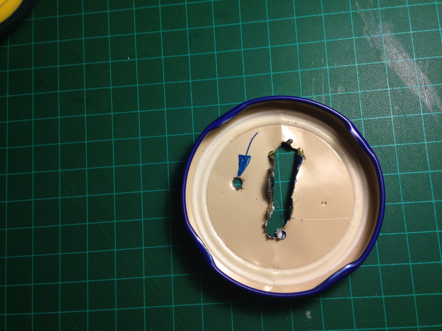 Shelf ReInvented Piggy Bank & Key Hanger. 5 Steps (with Pictures