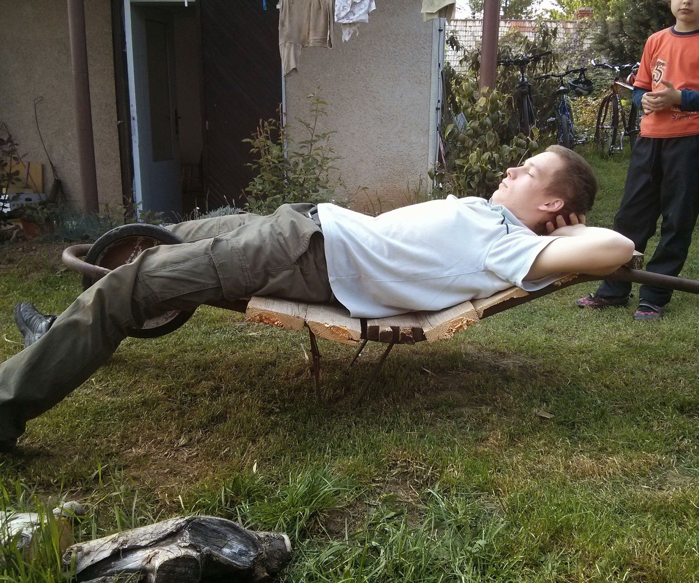 Cheap Anatomic Camp Bed