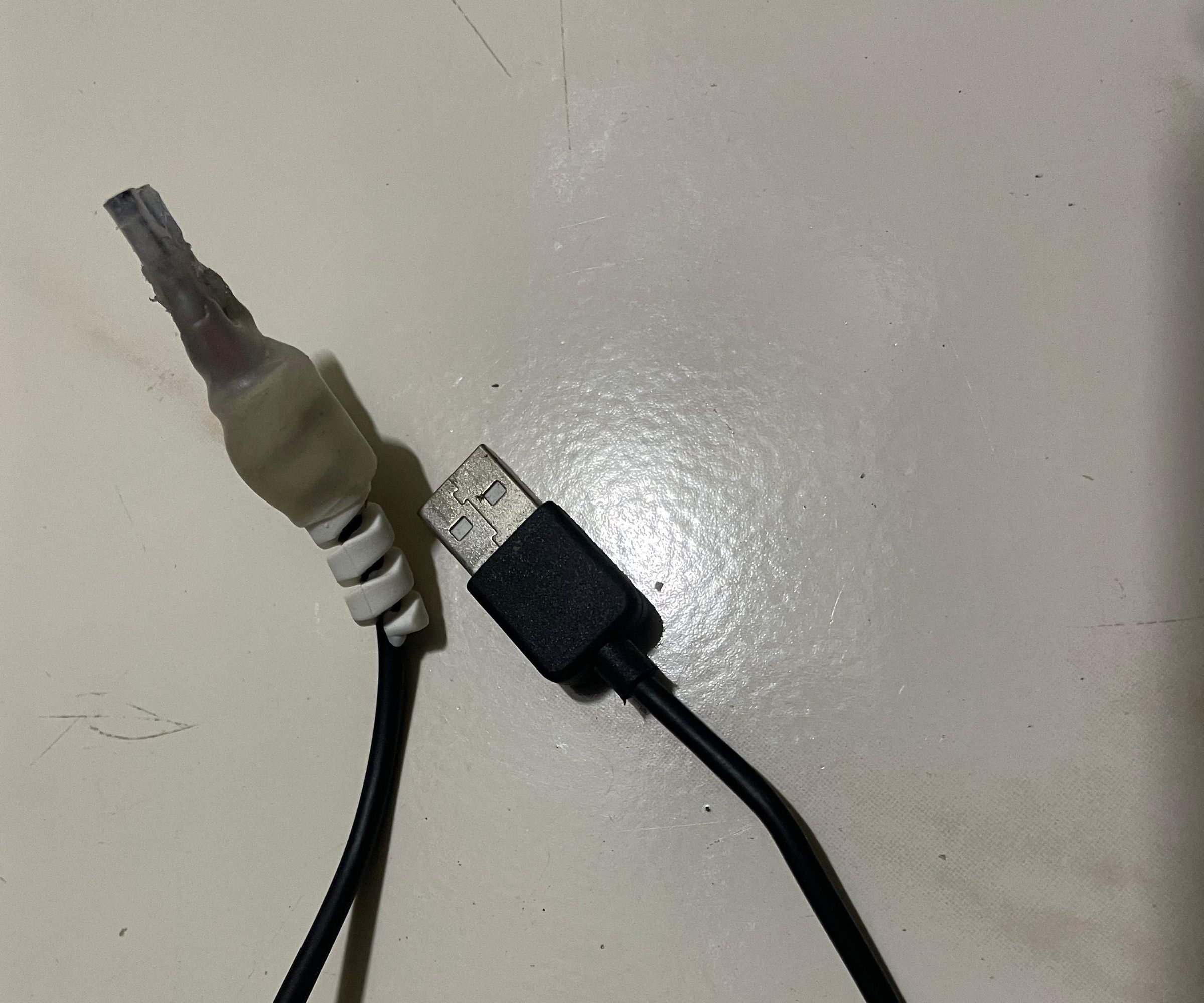 Creating a Charging Cable for Xiaomi XXQ01HM Trimmer