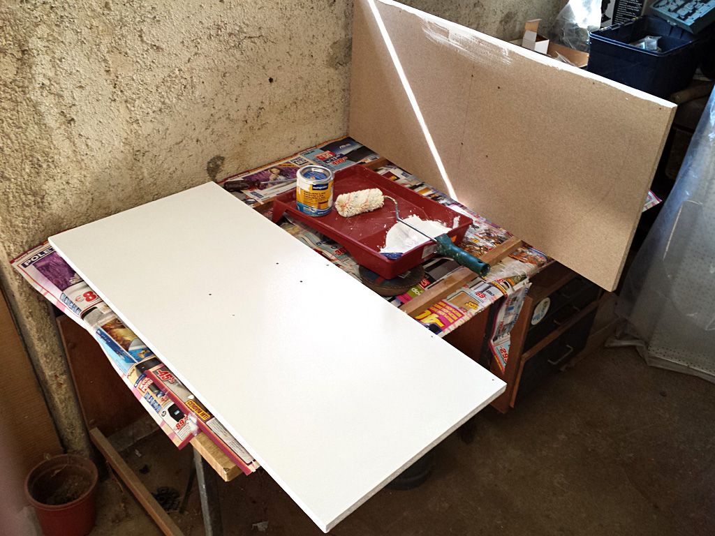 DiY Anti Mess Elevated Dog Feeder