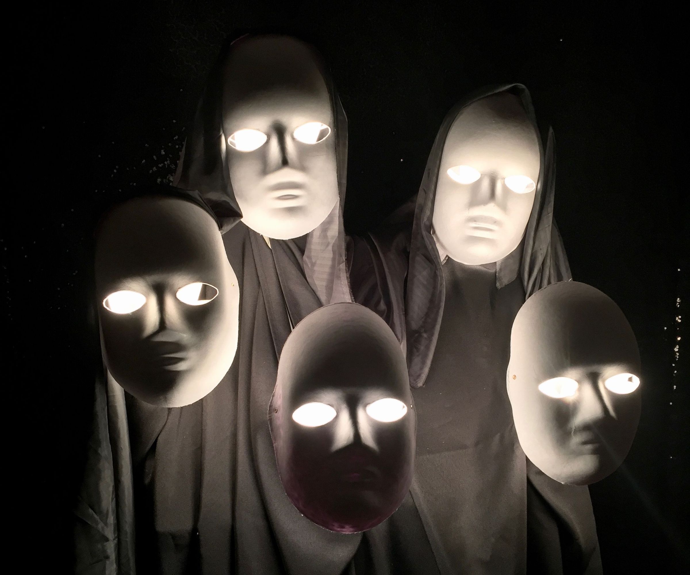 Easy Scare From a Lamp