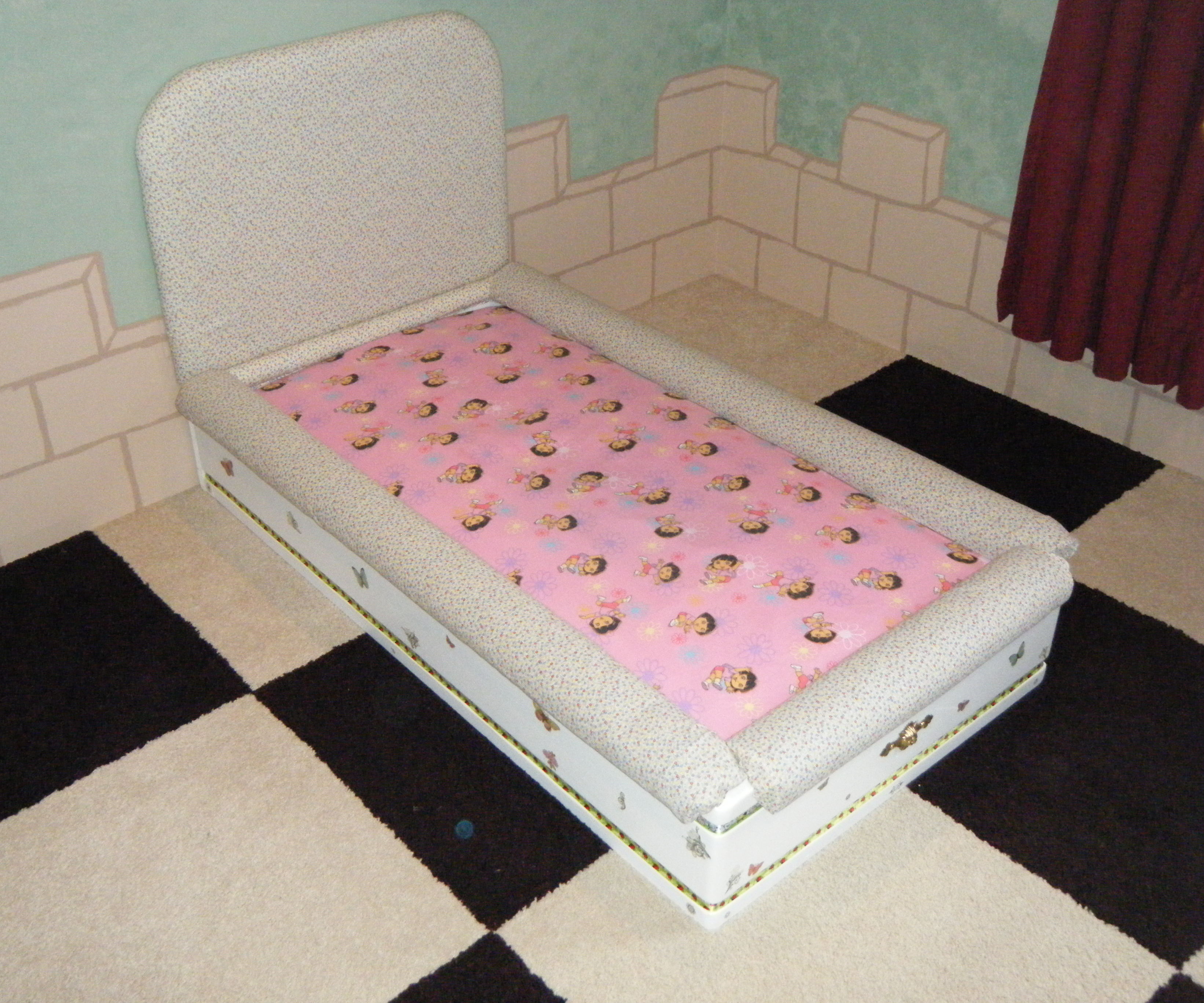 Toddler bed