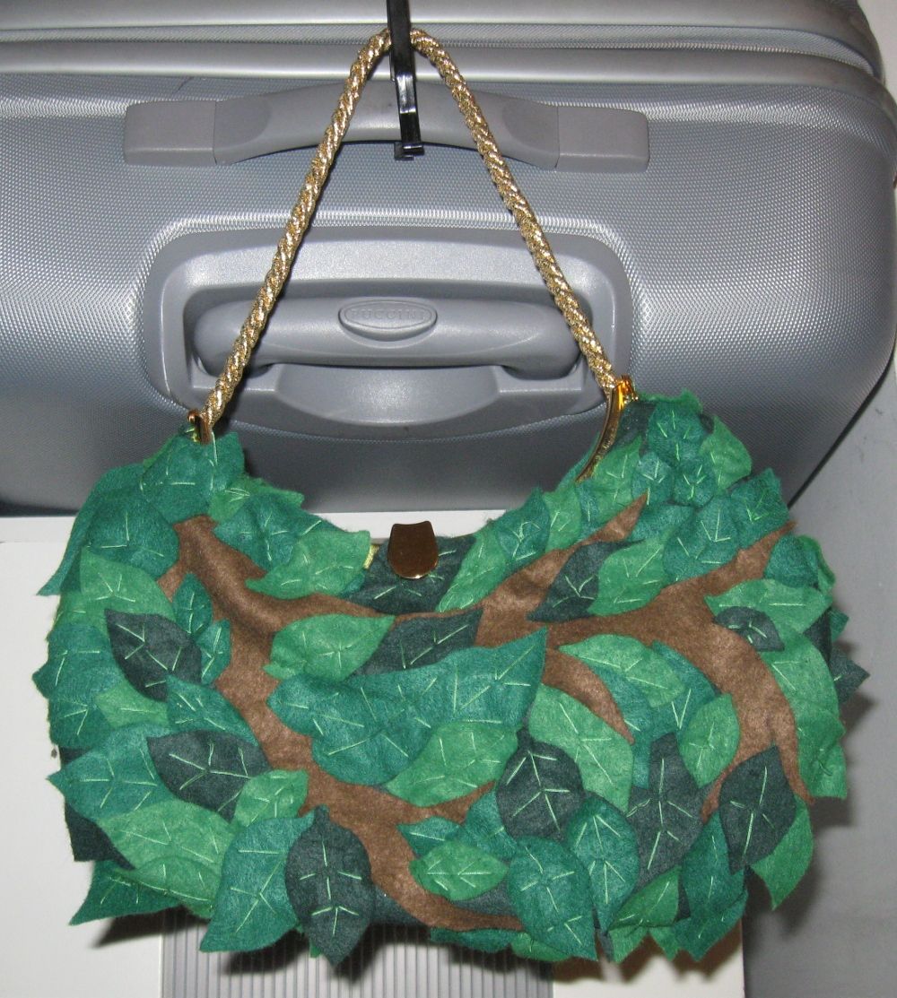 bunch of leaves - felt bag