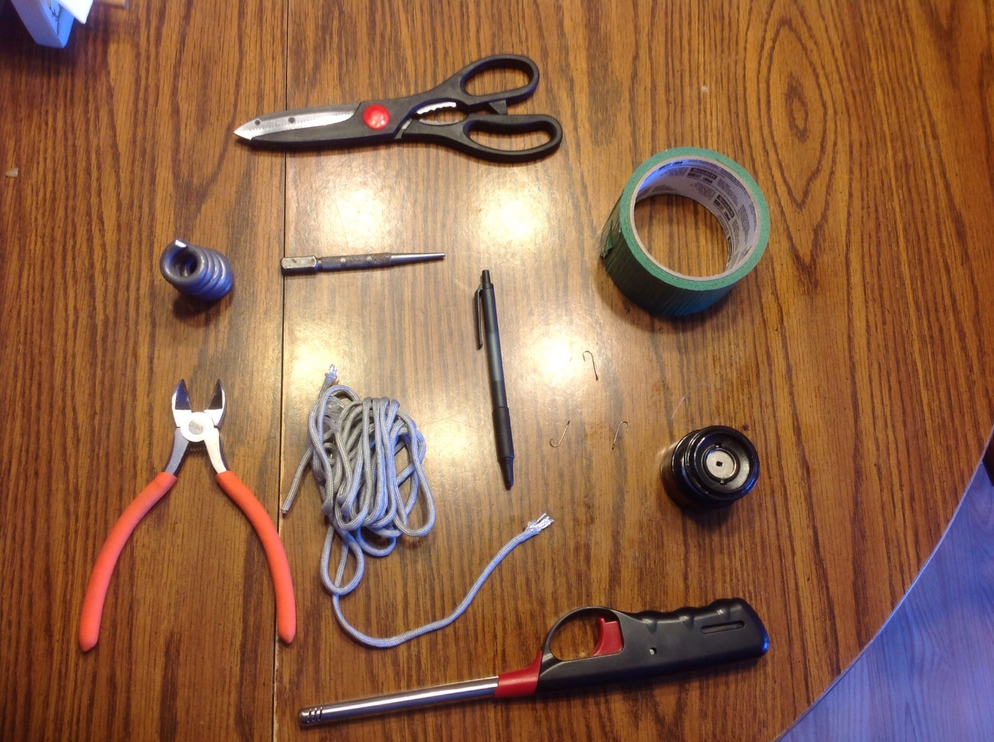 Duct Tape Survival/paracord 6 Steps Instructables