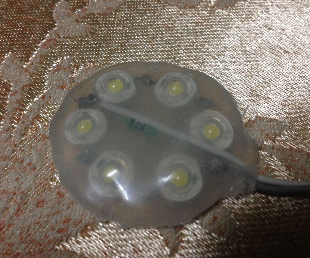 Make Your Underwater Aquarium Light With Hot Glue!