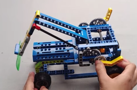 The Mechanics of Excavators: Understanding Gears and Load Movement
