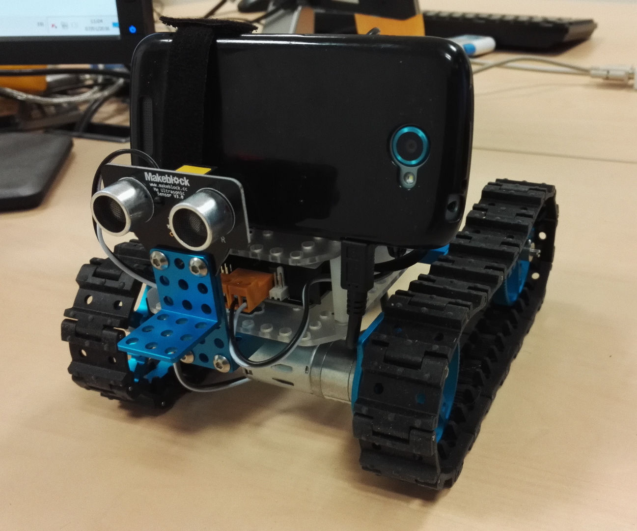 Yarcow (Yet Another Rover Controlled Over Wifi) - Makeblock, Arduino, Droidscript