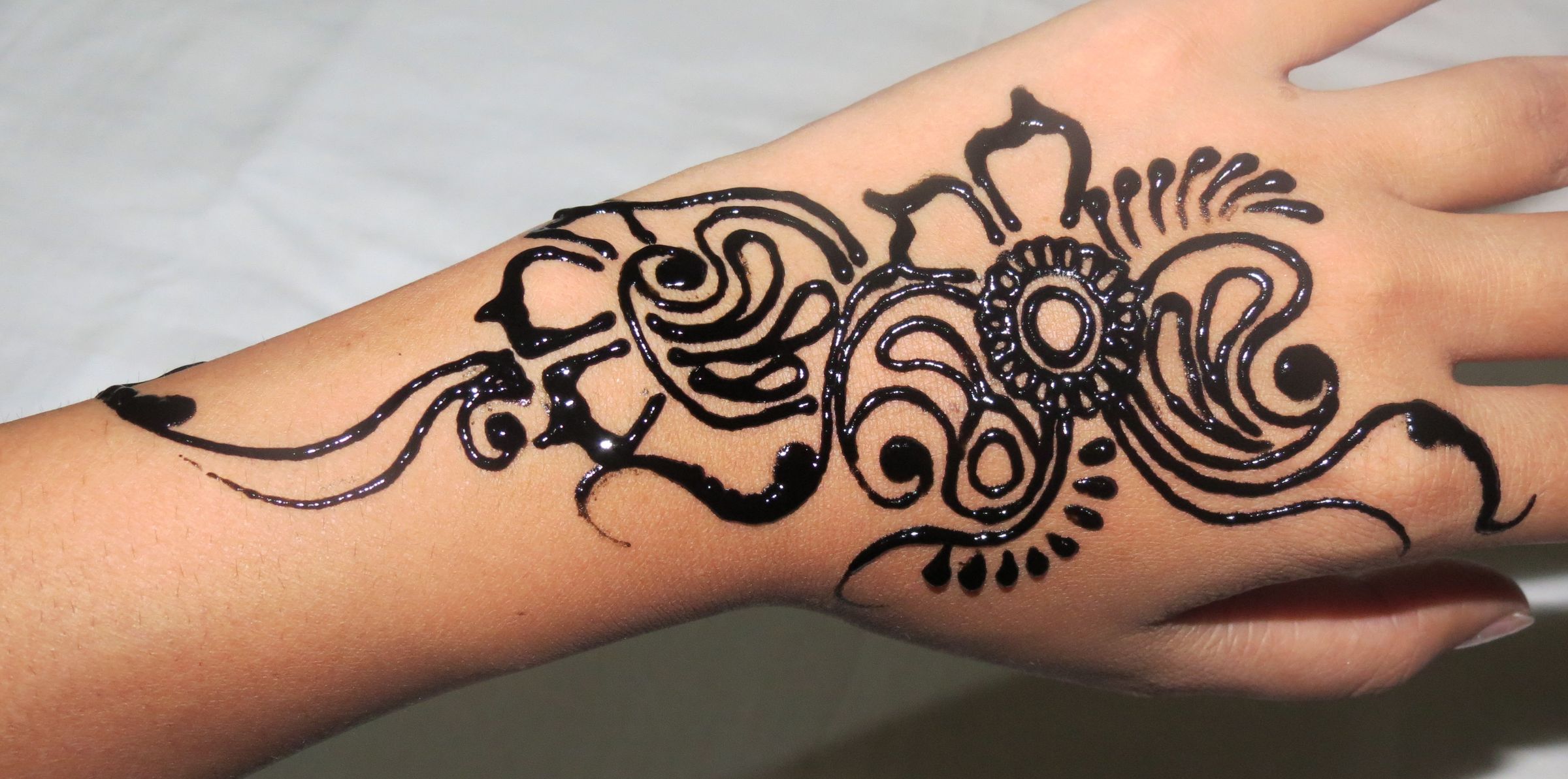 Coloured Henna : 8 Steps - Instructables