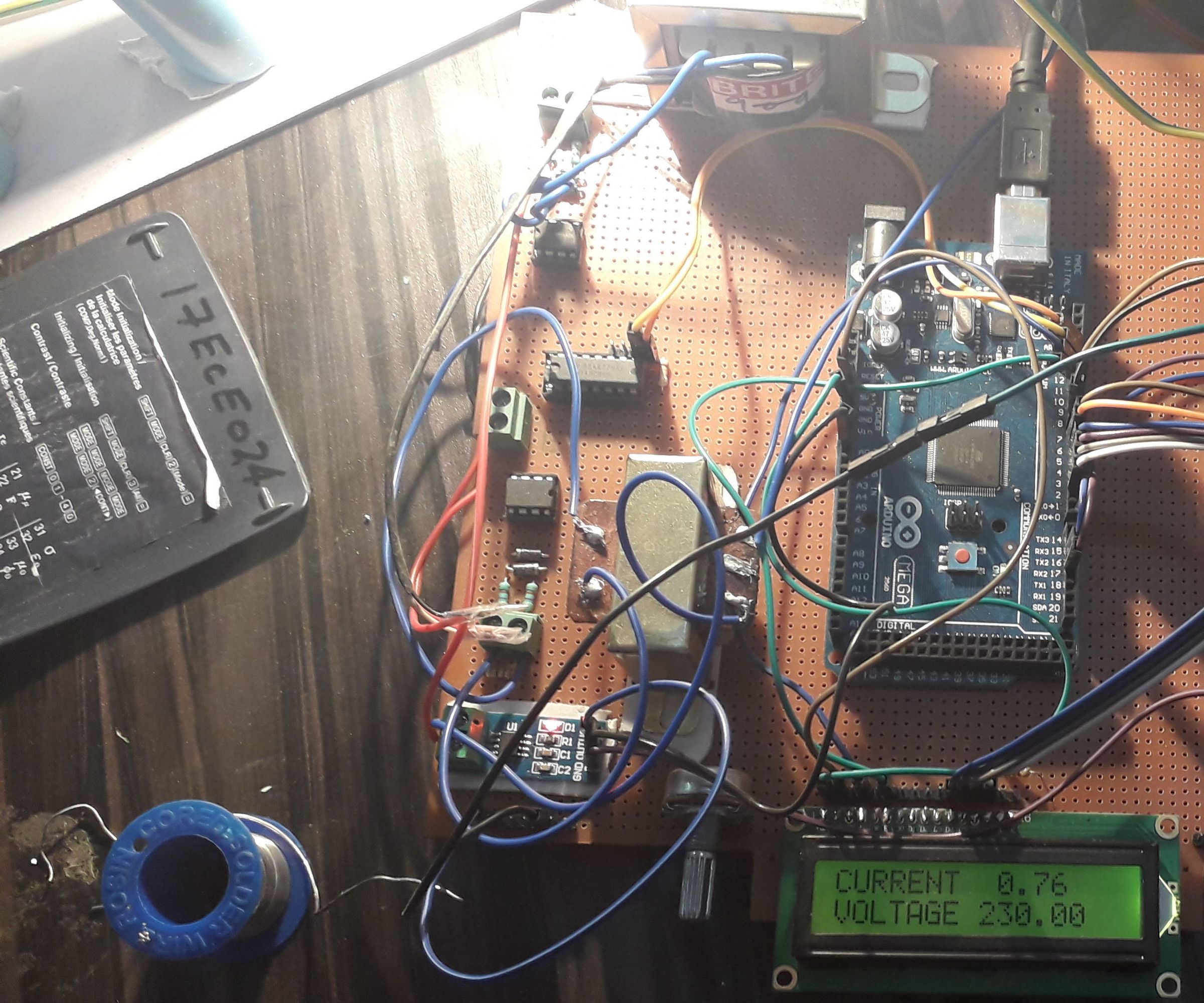 Smart Meter With Automatic Power Factor Correction Unit