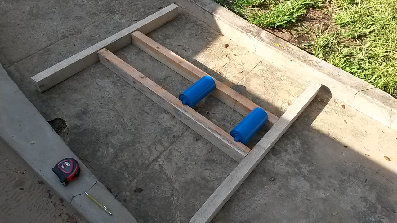 how to hold bike up without stand