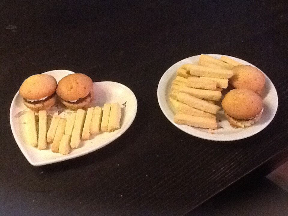 Cupcake Hamburgers And Cookie Fries