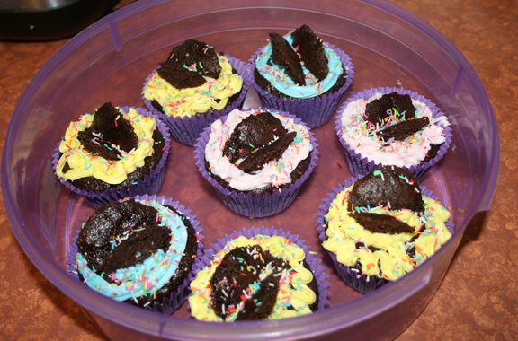 Kids in the kitchen cupcakes