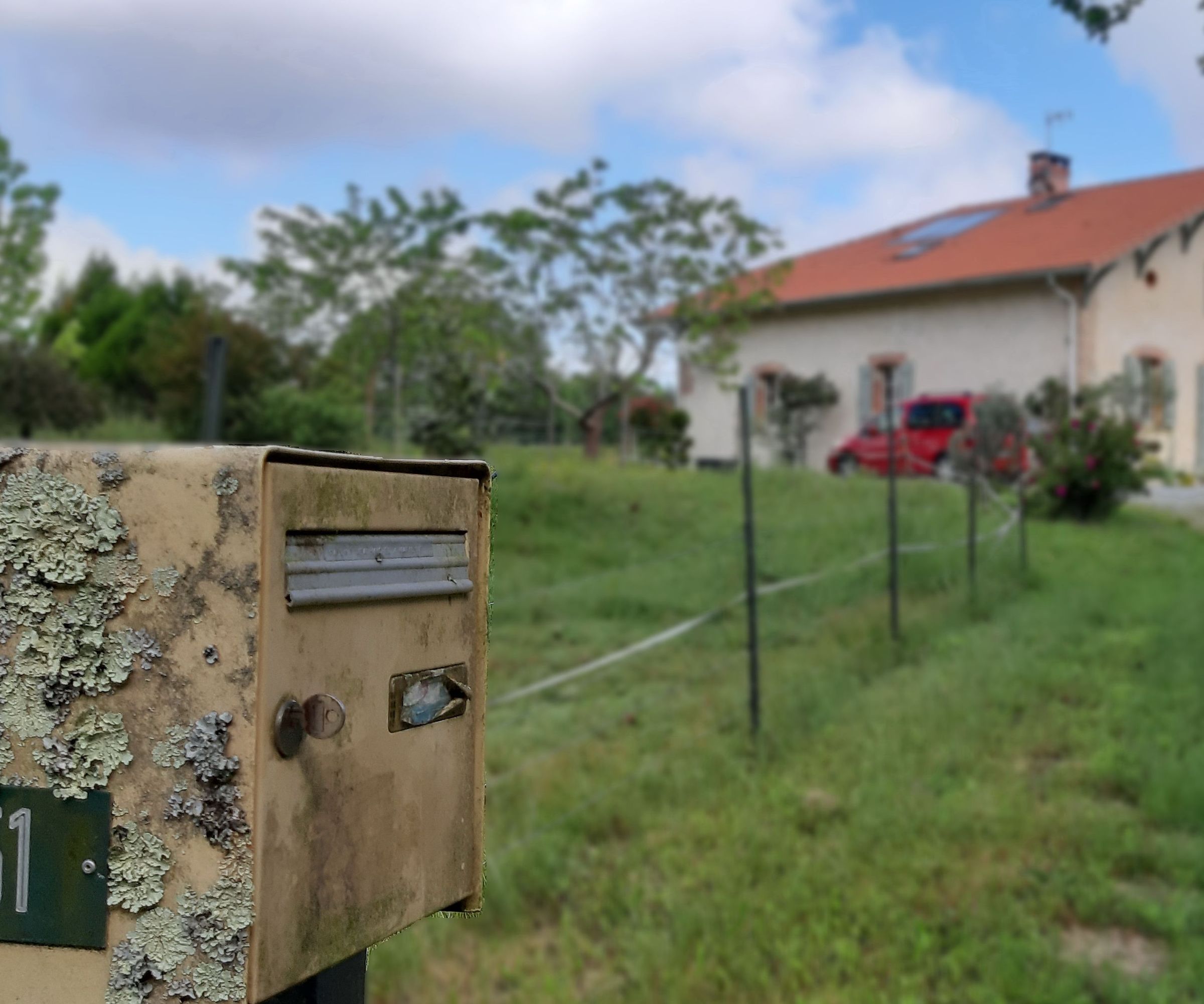 Boîte Aux Lettres Connectée Et Solaire