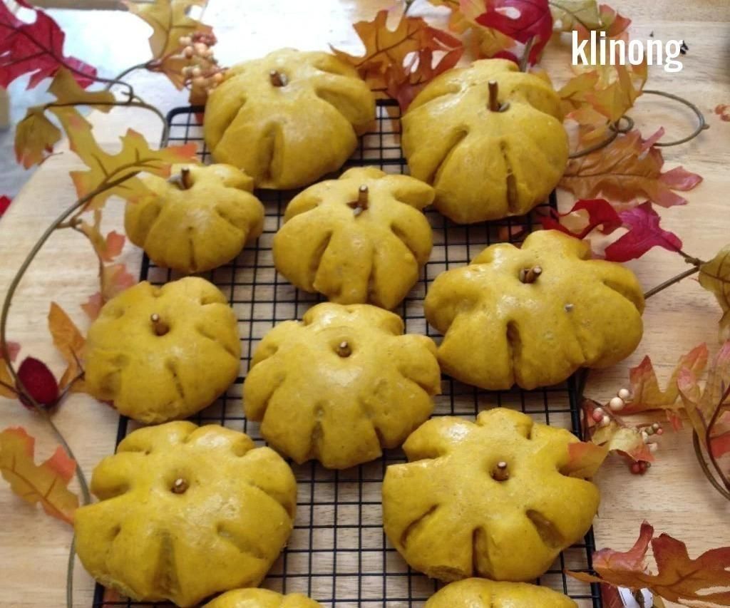 Pumpkin Patch Buns