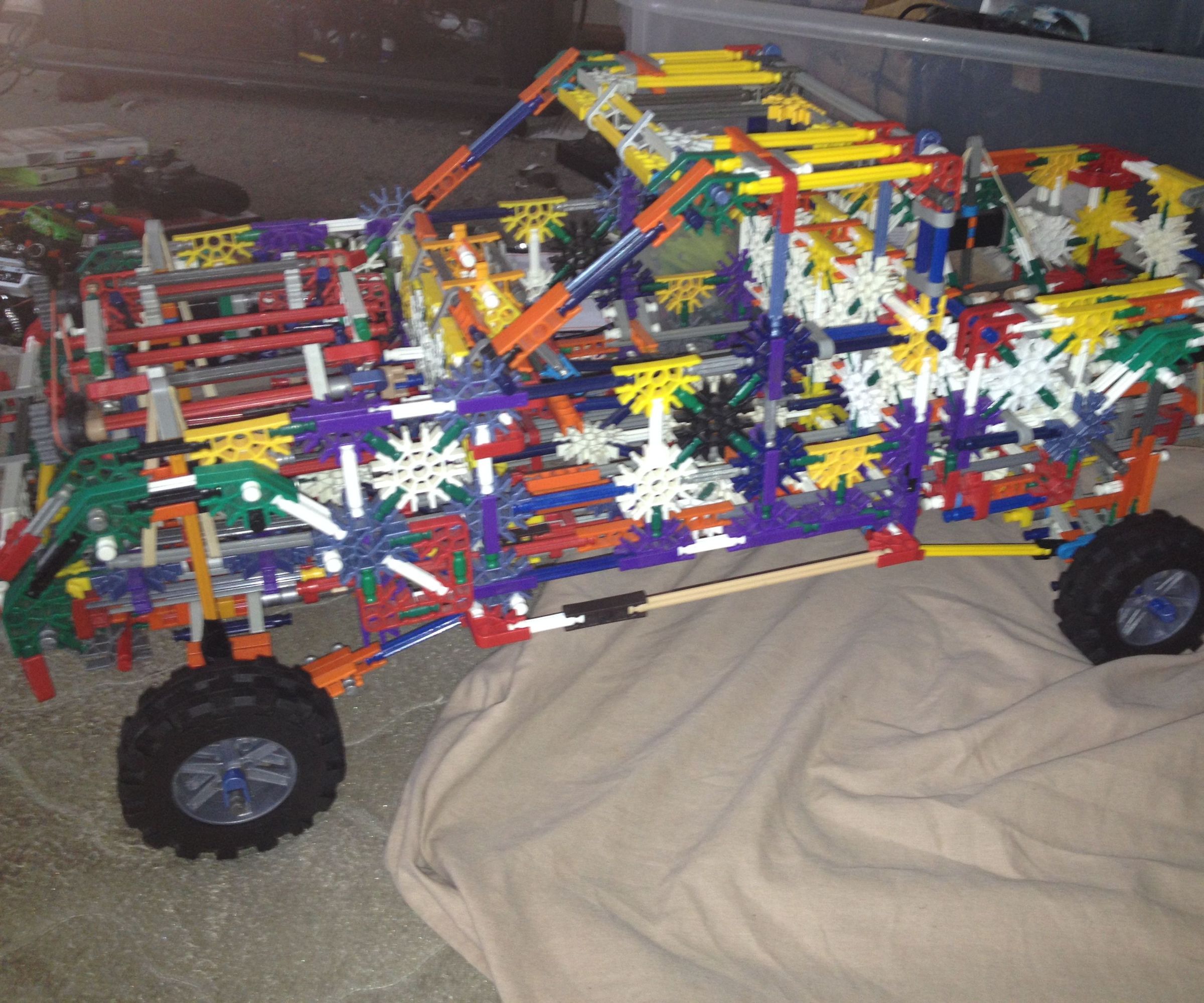 Knex Large Pick up Truck with Suspension