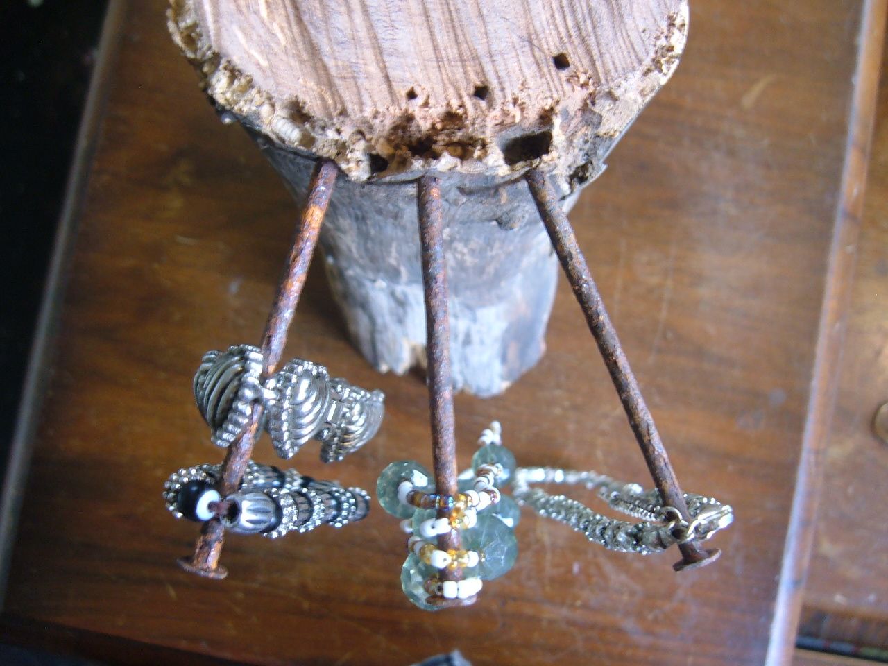 How to Make a Unique Jewlry Holder.