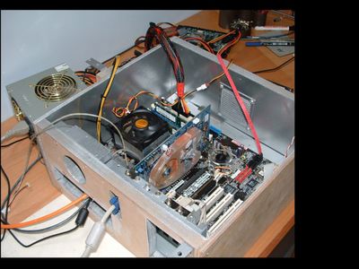 Corner Desk PC : 4 Steps (with Pictures) - Instructables