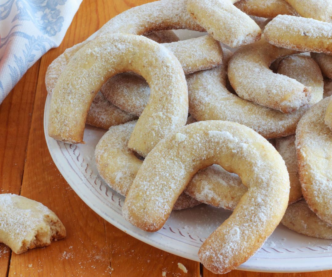 Vanilla and Walnut Crescent Cookies