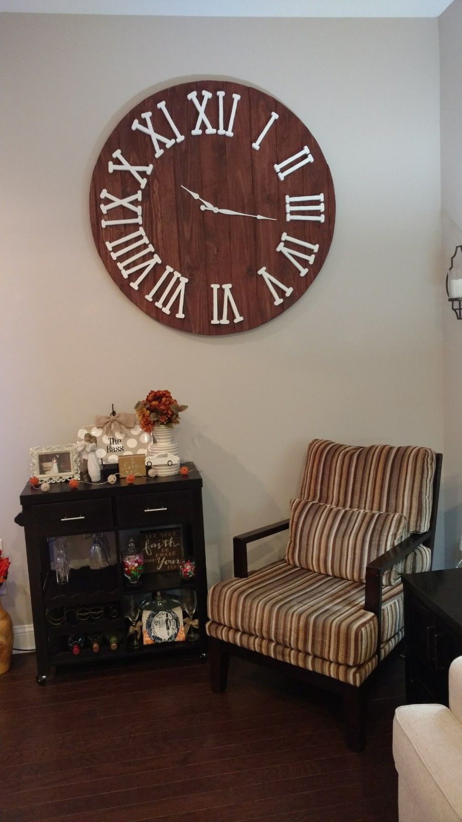 How to Mount a Clock on a Wall: Easy Steps for Perfect Placement