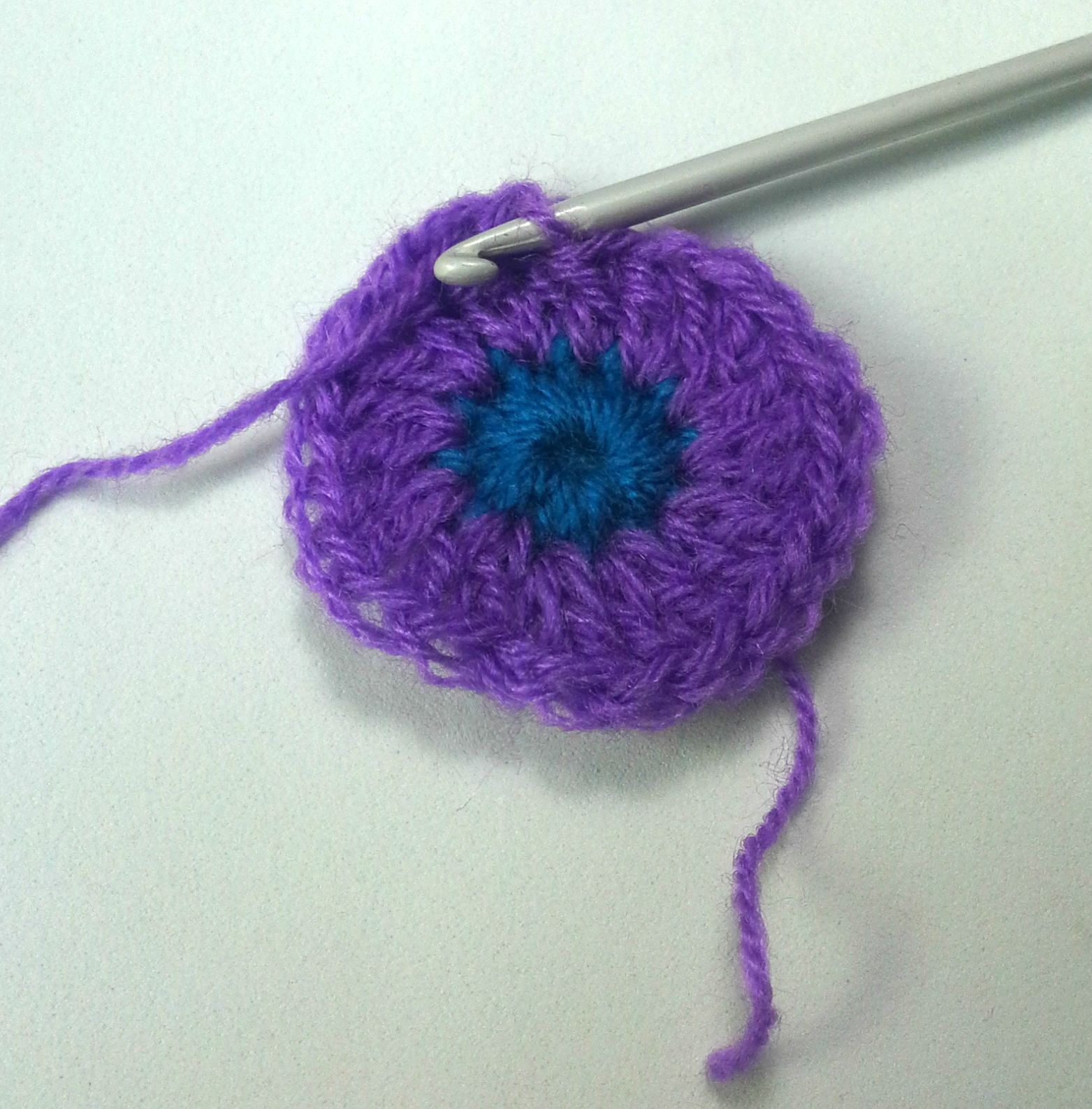 Invisible Begining in Round Crochet : 5 Steps (with Pictures ...