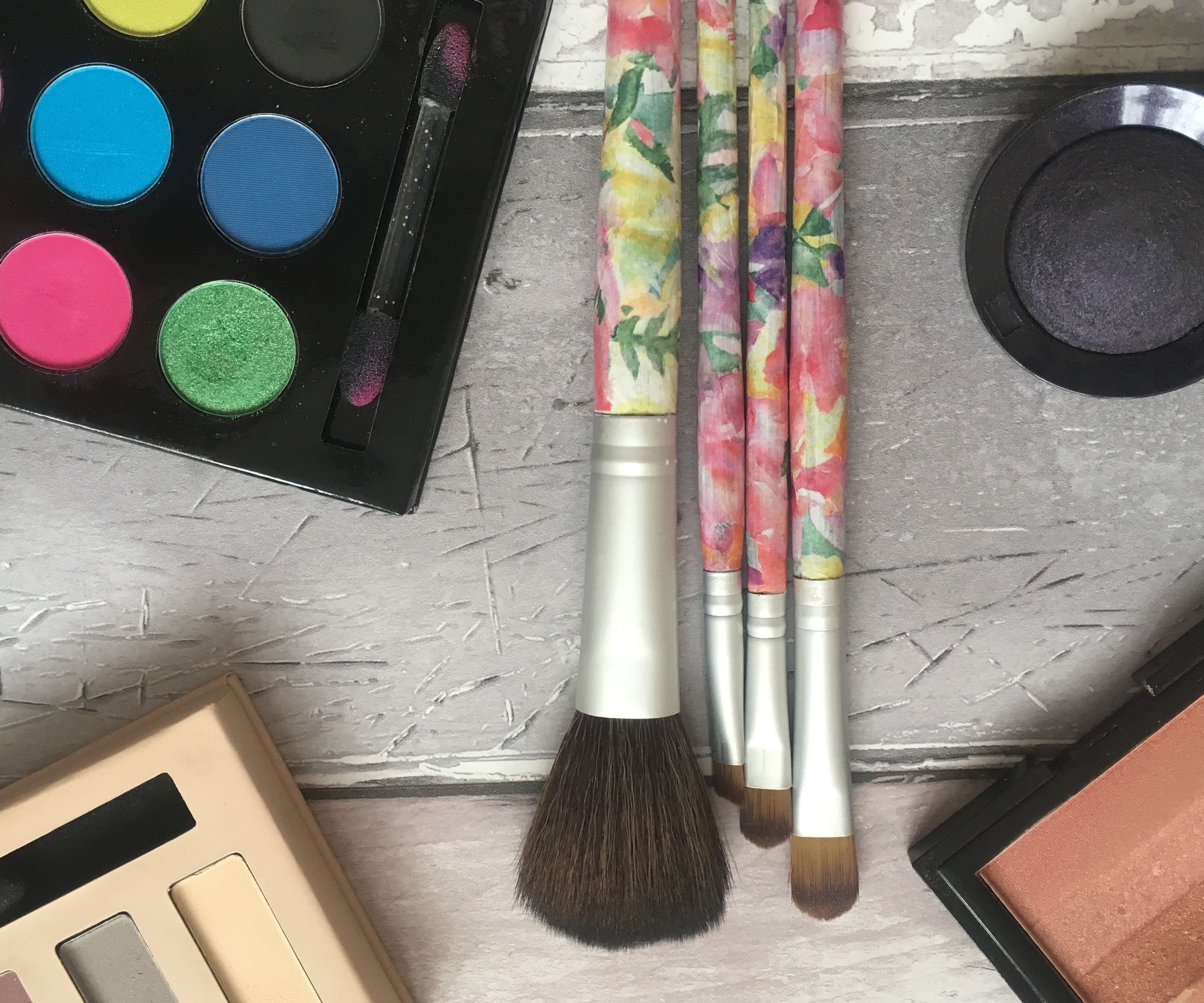 DIY Up-cycled Make Up Brushes