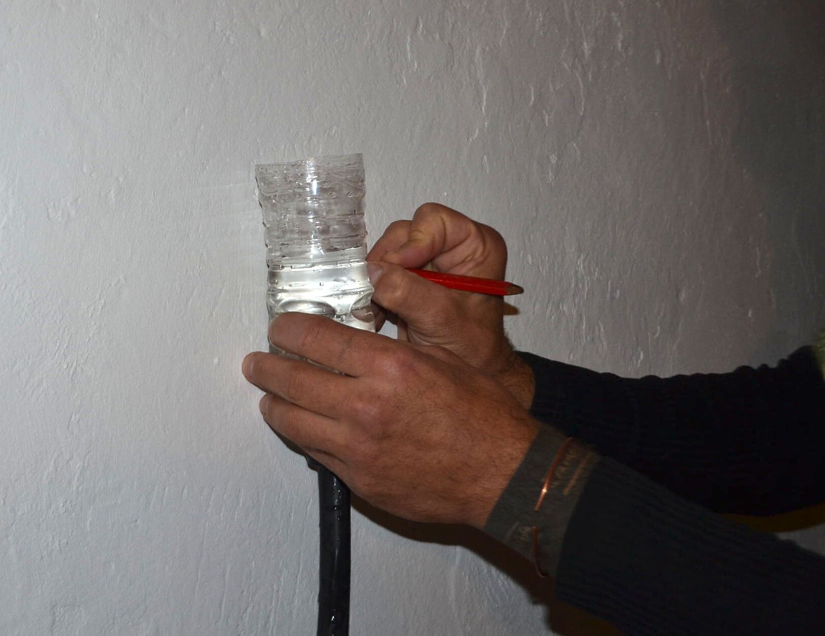 WATER TUBE LEVEL (from Scraps) 6 Steps (with Pictures) Instructables