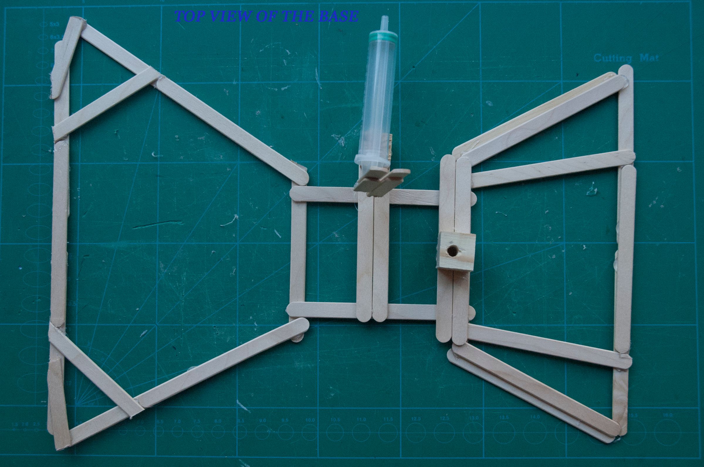 Hydraulic Judo Bot in an Hour! STEM Project 6 Steps Instructables