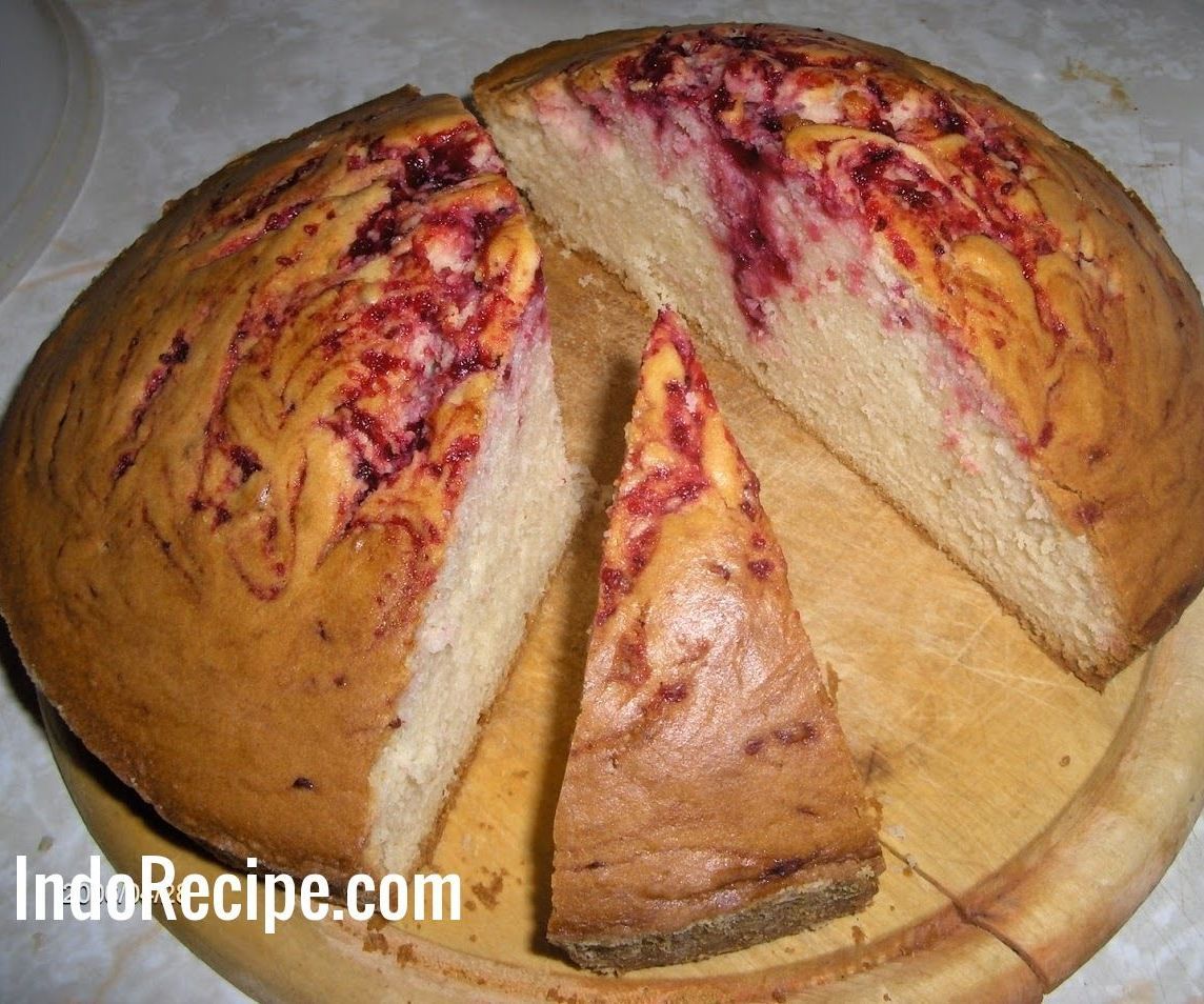 Strawberry Swirled Cake