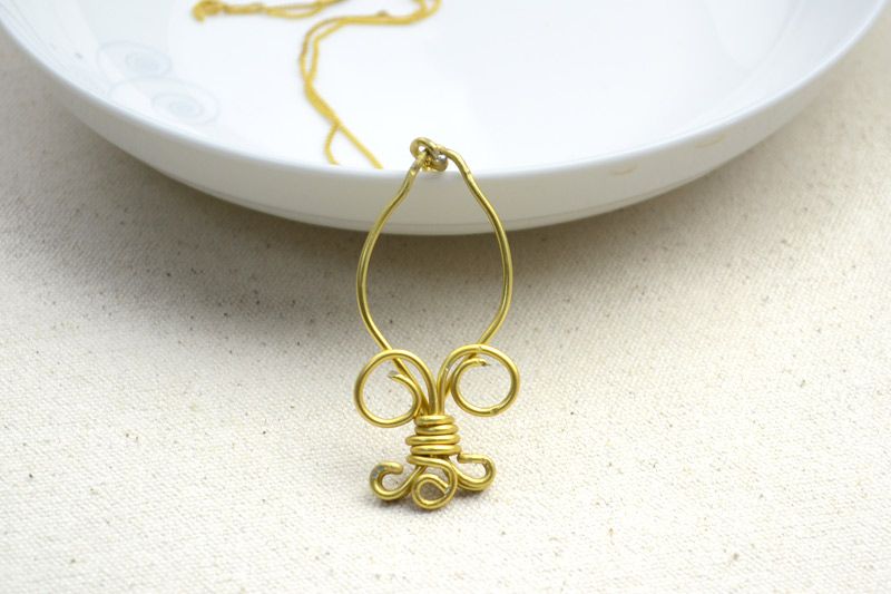 Royal Badge Pendant Necklaces for Women