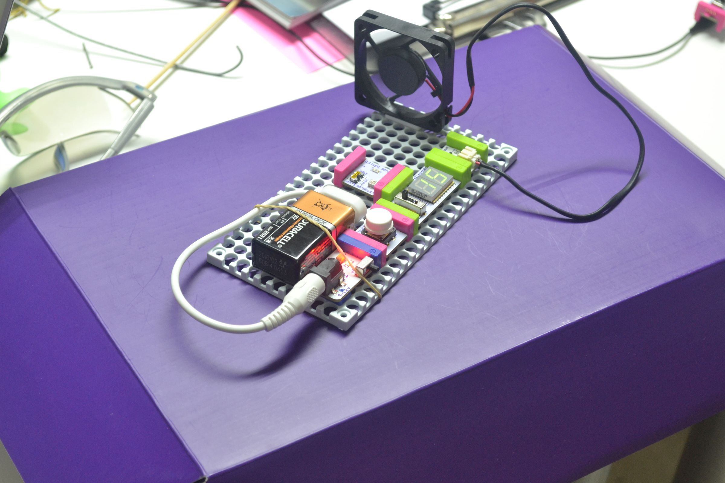 How to Make a Fan With Little Bits Controller by a Button and Reset by
