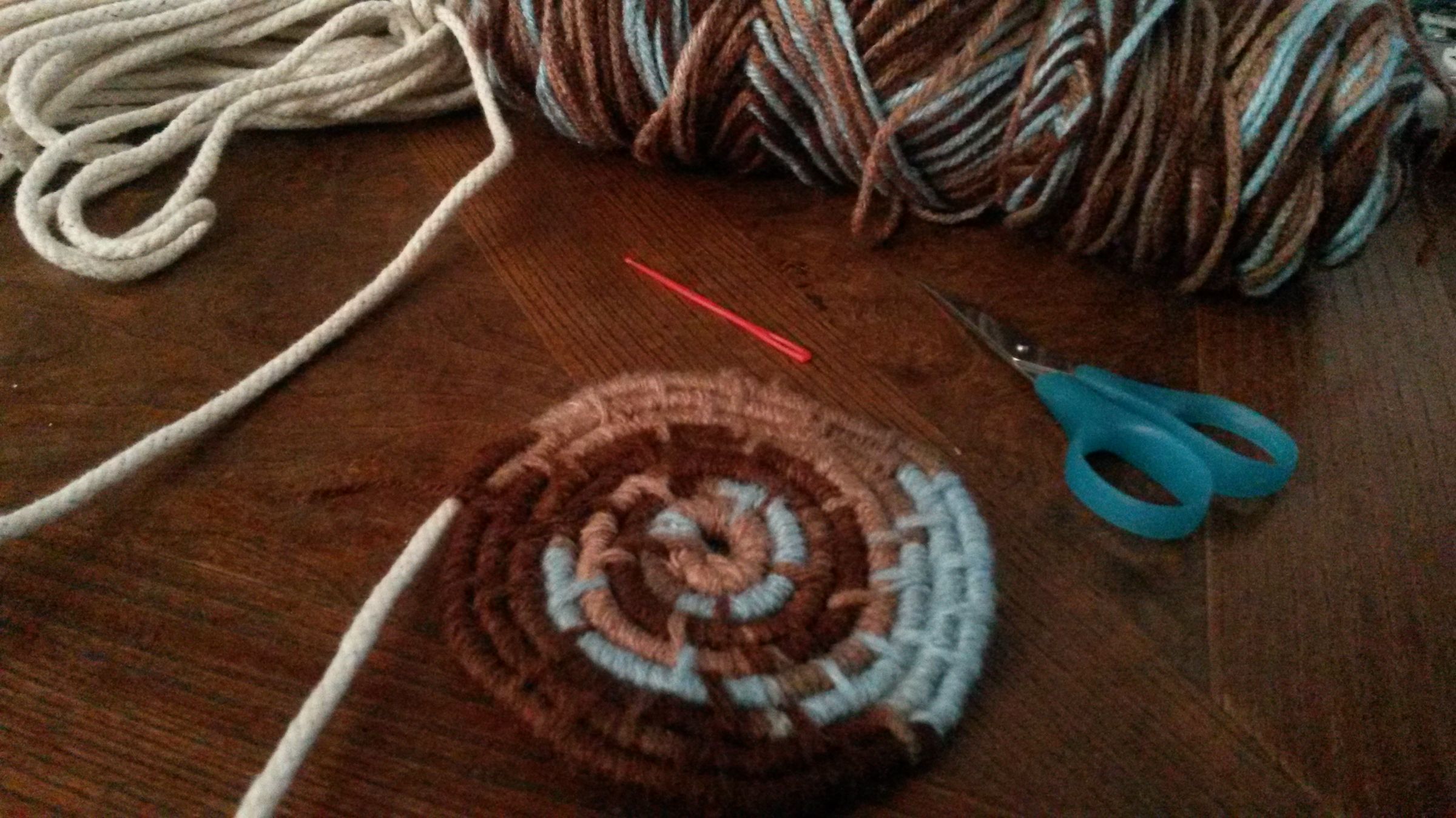 Weaving a Yarn Basket : 8 Steps (with Pictures) - Instructables