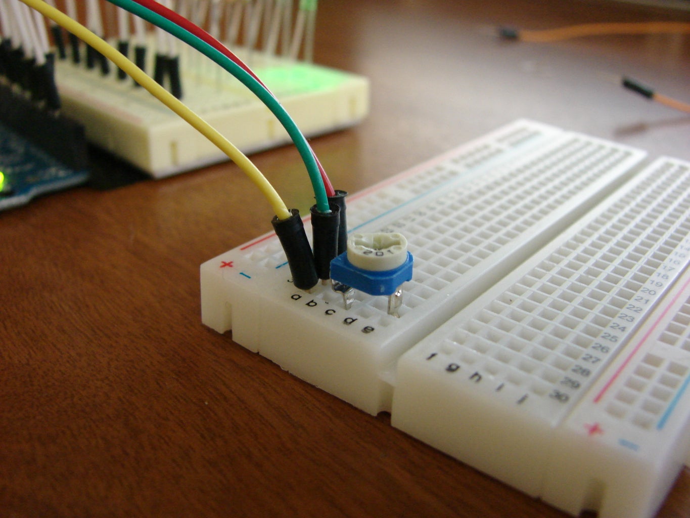 8-LED Larson Scanner With Arduino