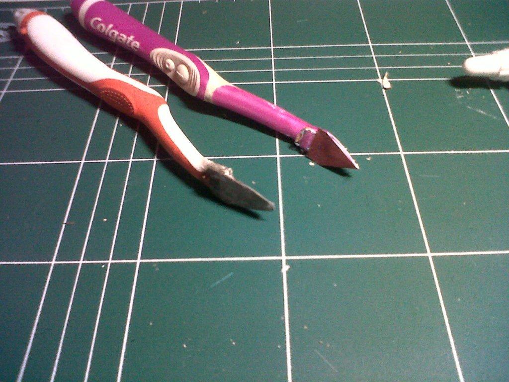 Make a Modelers Orbital Sander Out of a Toothbrush