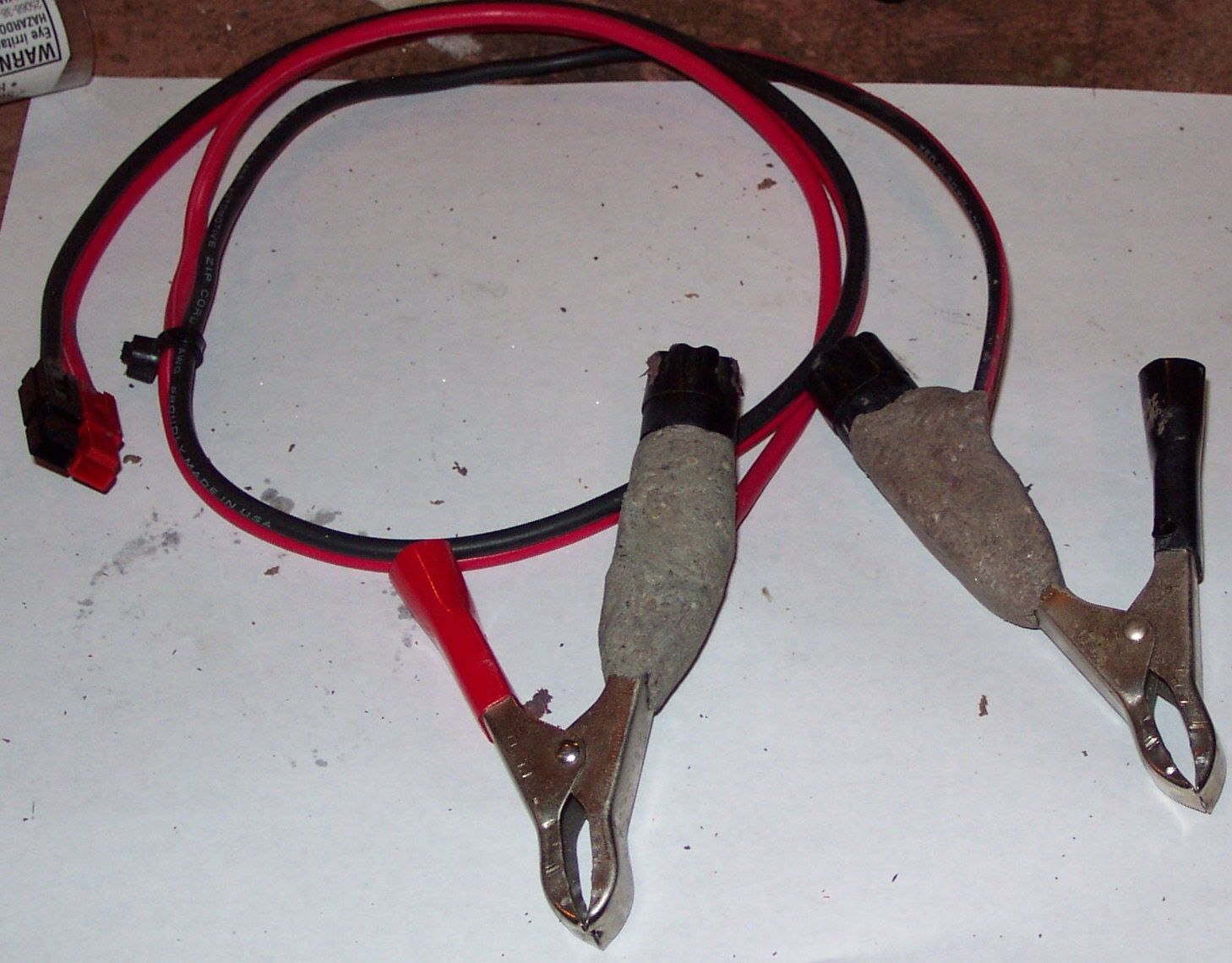 Alligator Leads With Integral Fuse Holders for Safe Connections to Lead Acid Batteries