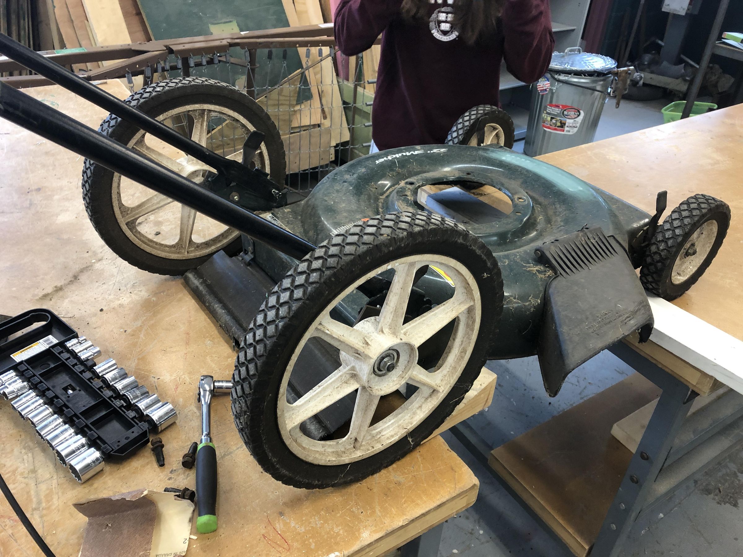 The Revolve Electric Lawn Mower - Made From Recycled Components! : 12 ...