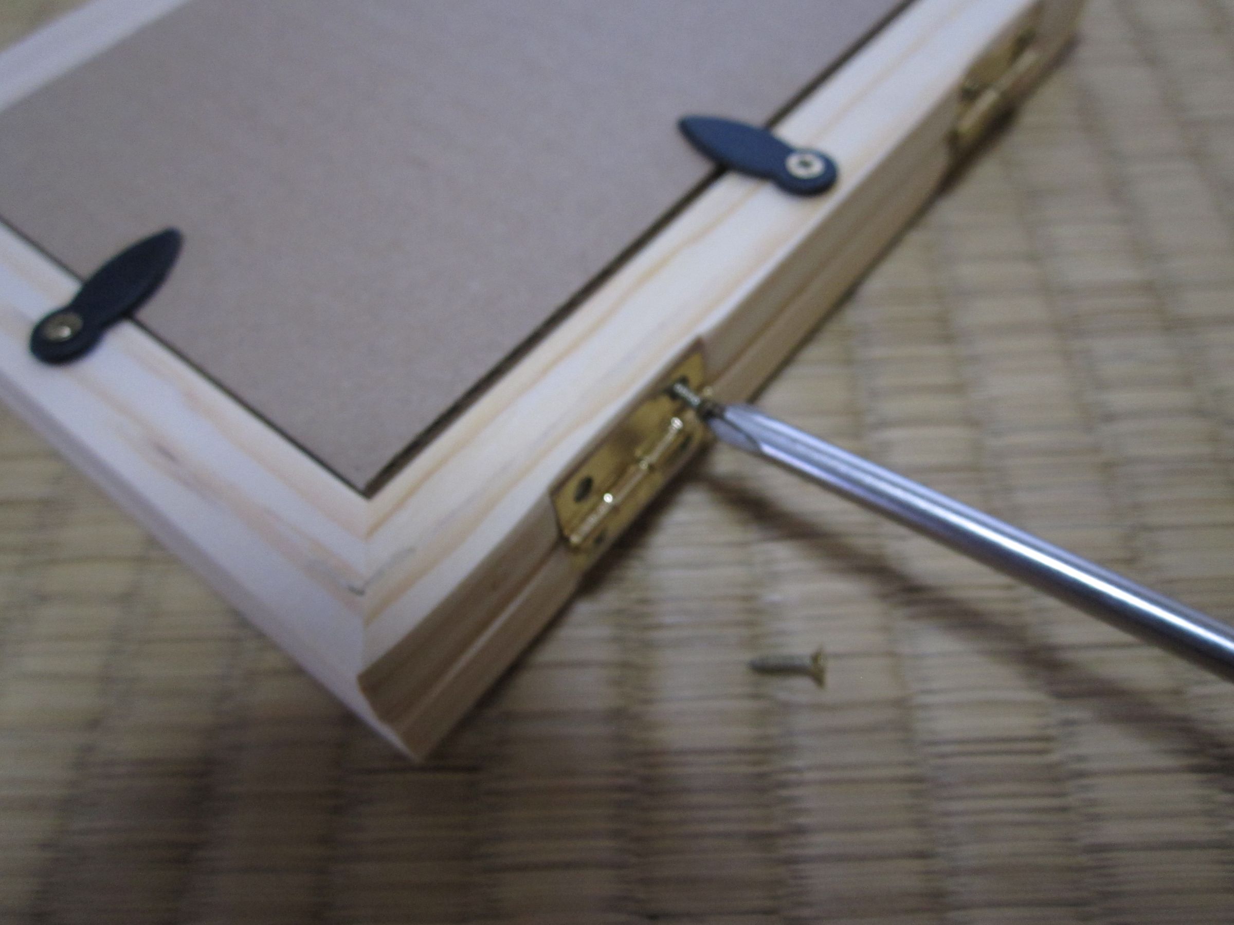 Tri-Fold Picture Frame Gift : 9 Steps (with Pictures) - Instructables