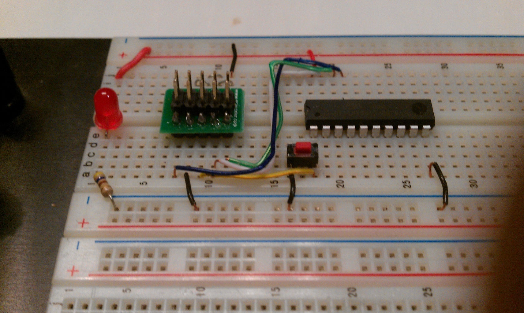 Learn About Microcontrollers : 18 Steps Circuit Diagram