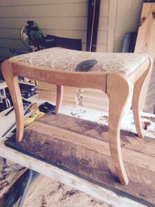 Vanity Stool Resto