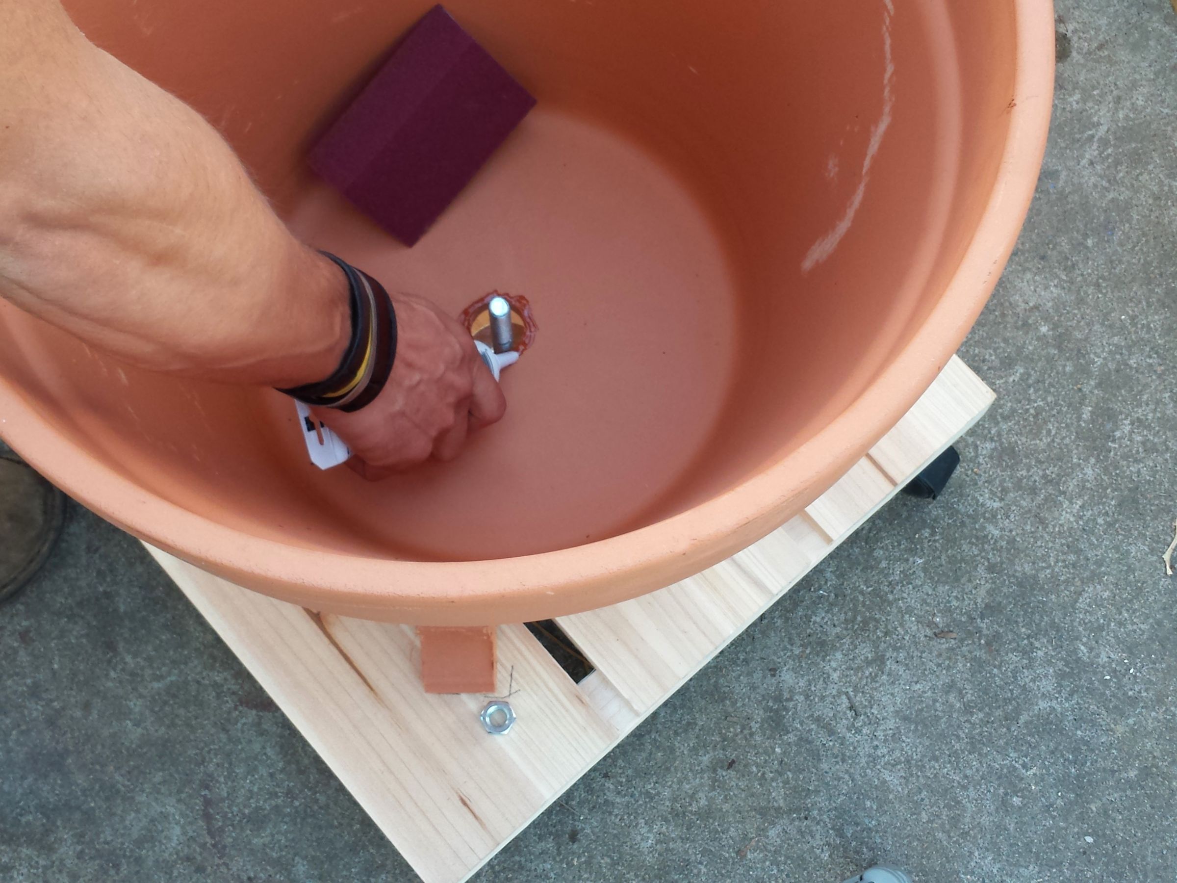 Prepare the Central Bolt, Bolt Shut the Hole on the Outer Pot