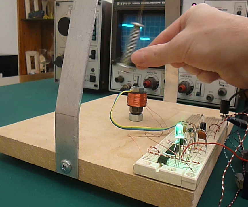 Magnetic Pendulum ( With Hall Effect Sensor )