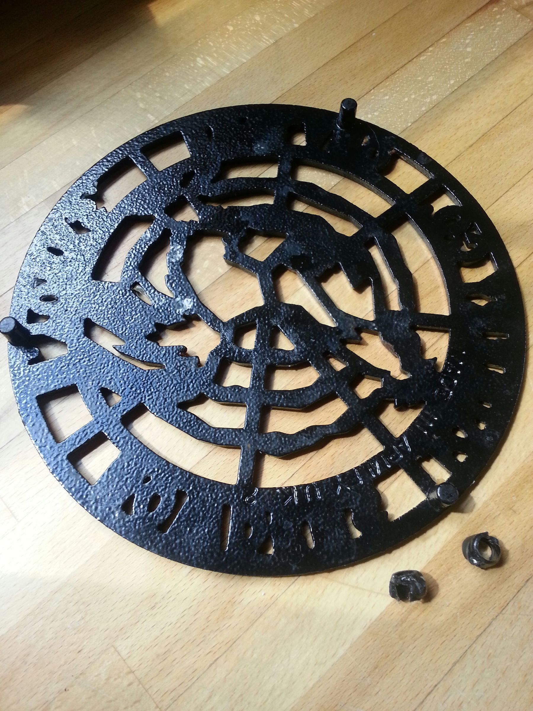 Nice and easy Sugru fix of a well loved trivet