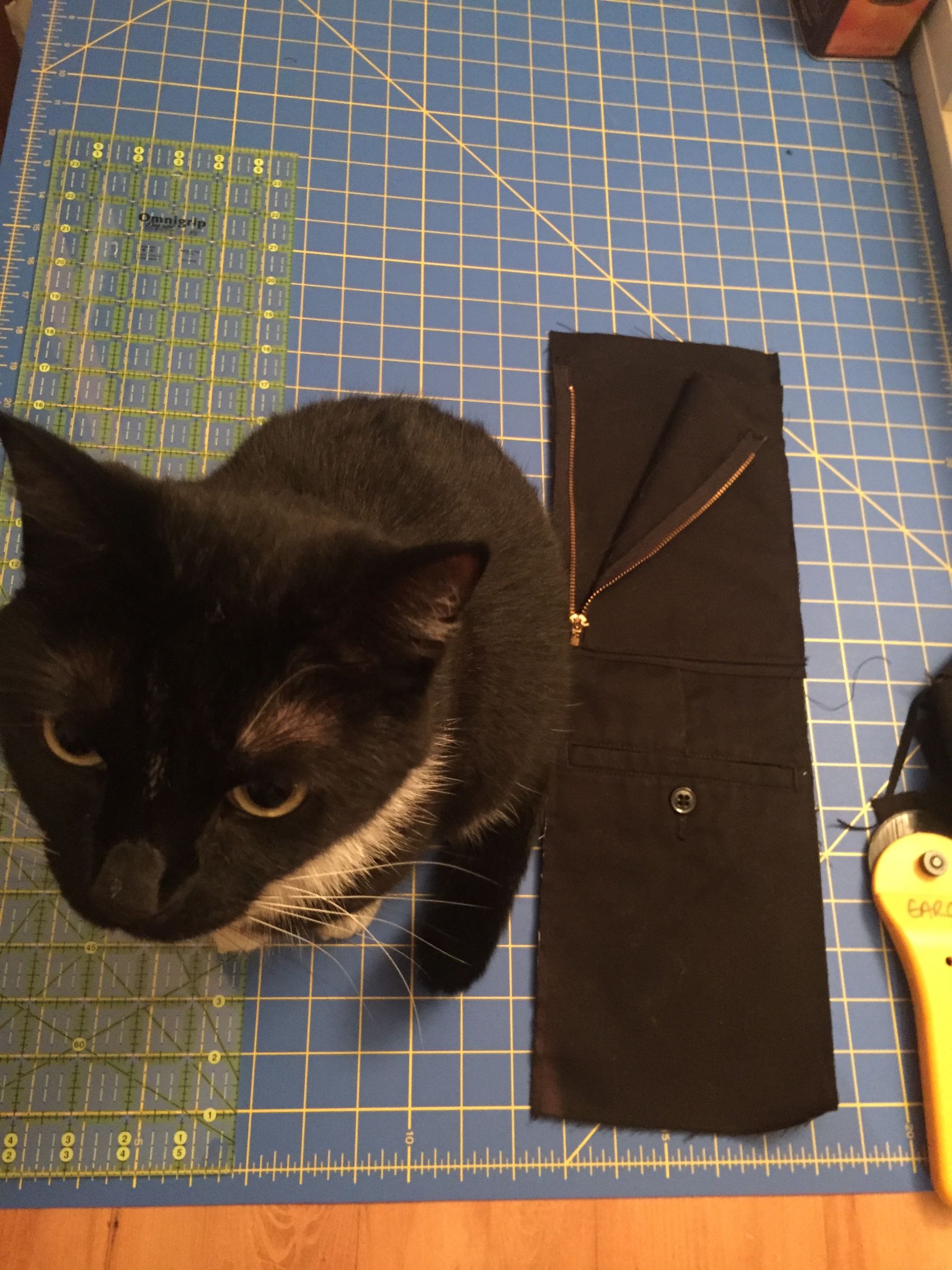 PANTSPACK Make a Backpack Out of Old Pants 8 Steps (with Pictures