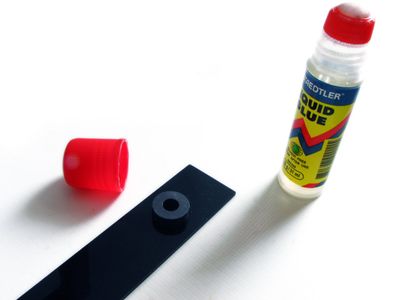 Glue the Magnets