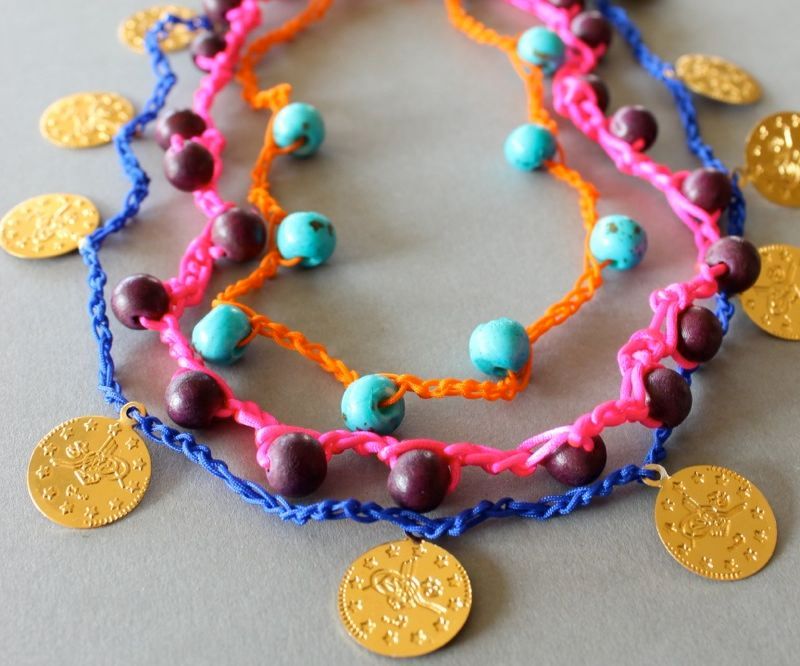 DIY Crocheted Necklace an Bracelets With Perls