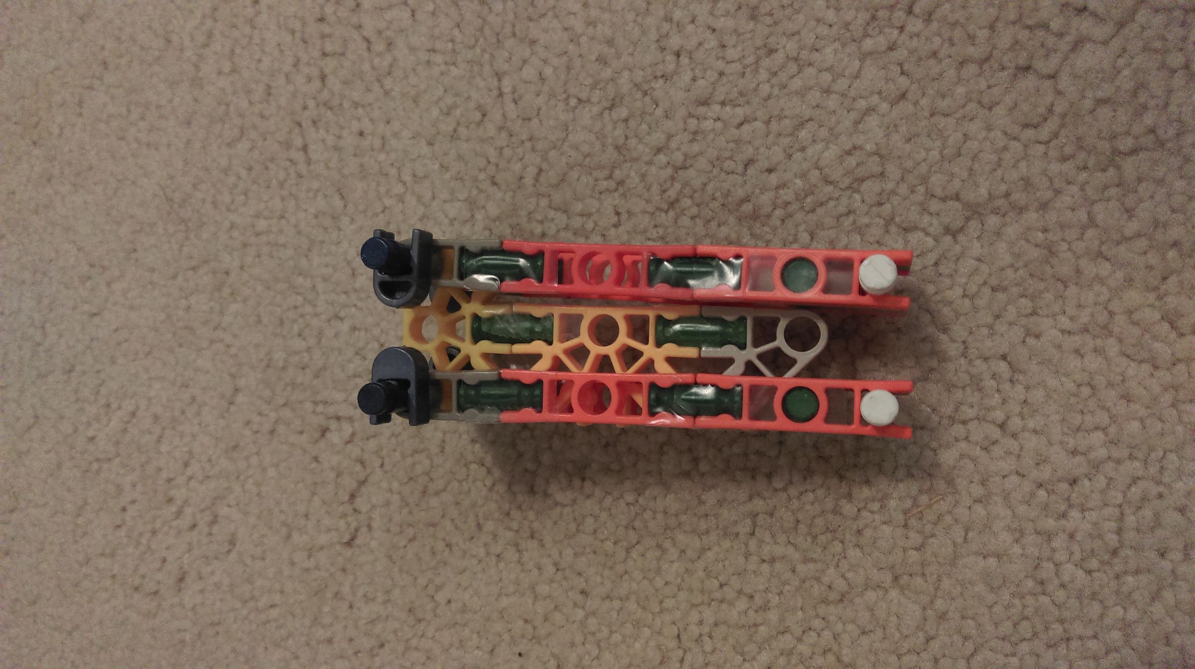 Knex Balisong (Butterfly Knife) 3 Steps Instructables