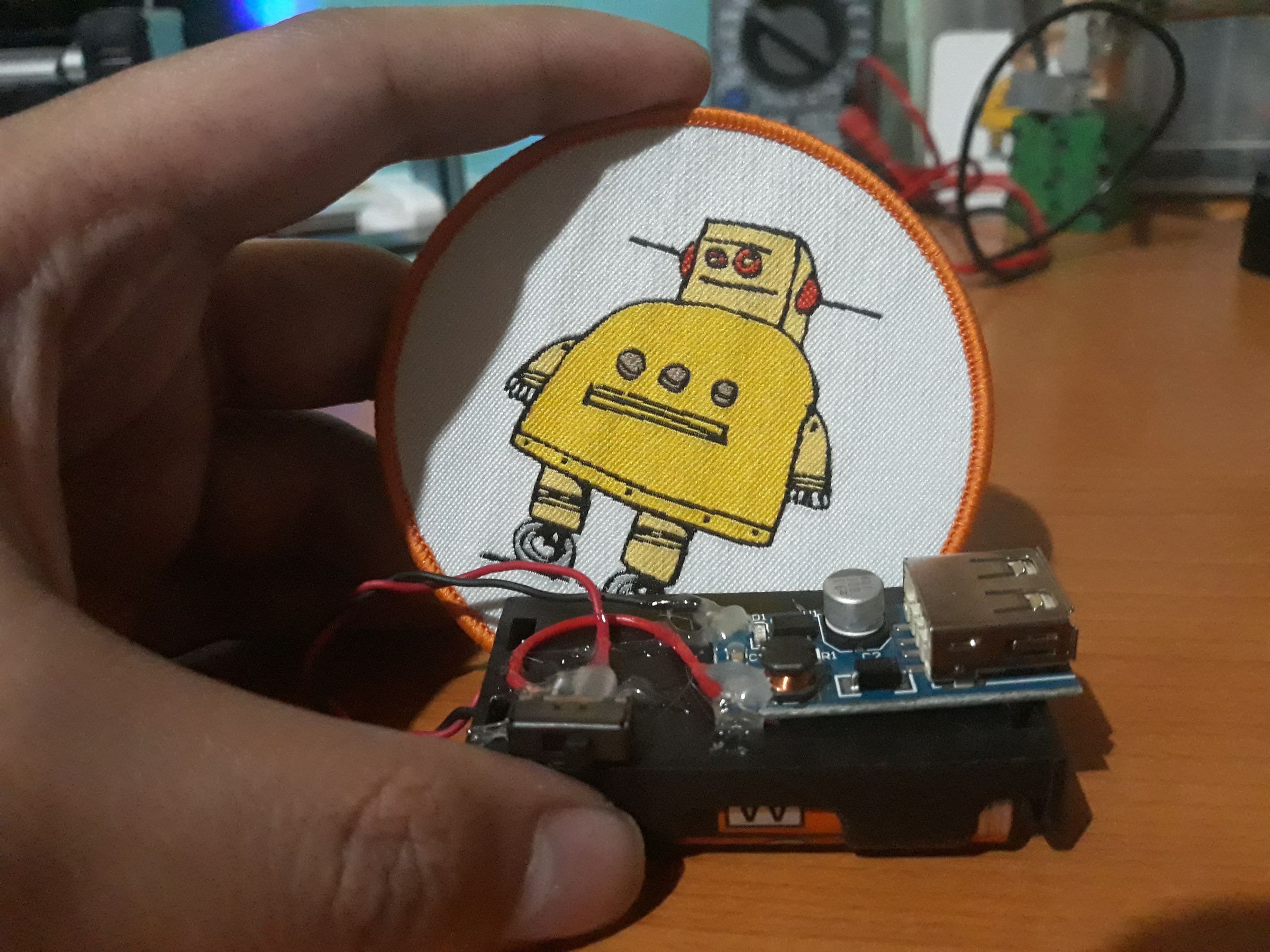 Make a Portable Charger With Old Batteries! 6 Steps (with Pictures
