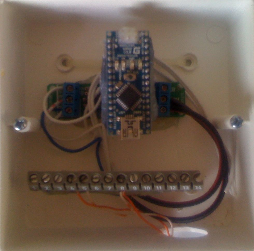Arduino nano controling a dental vacuum motor by checking liquid waste level