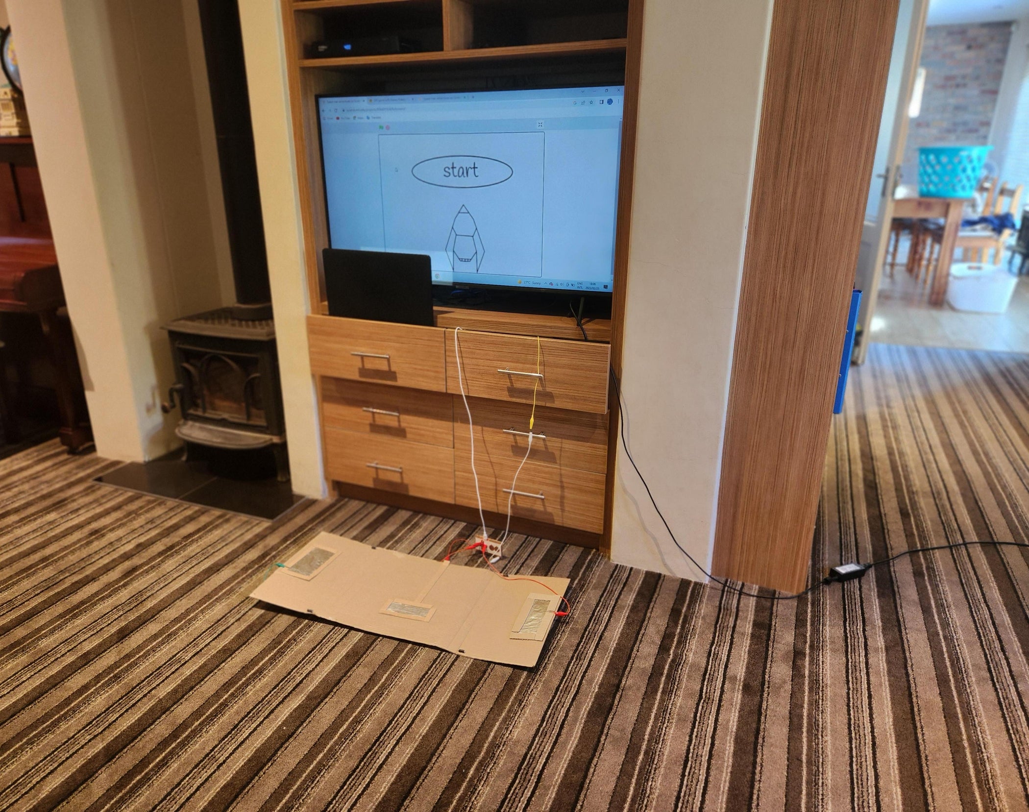 DIY Game With Gamepad Using a Makey Makey. 6 Steps Instructables