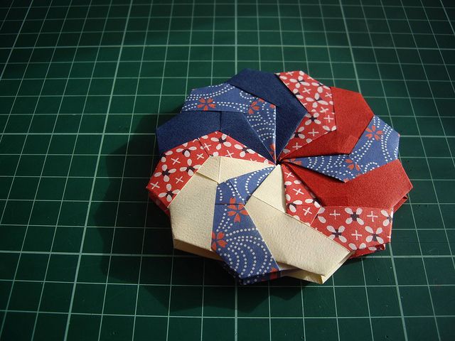 How to Make an Origami Eifel Star Ver. 1 by Hans-Werner Guth!
